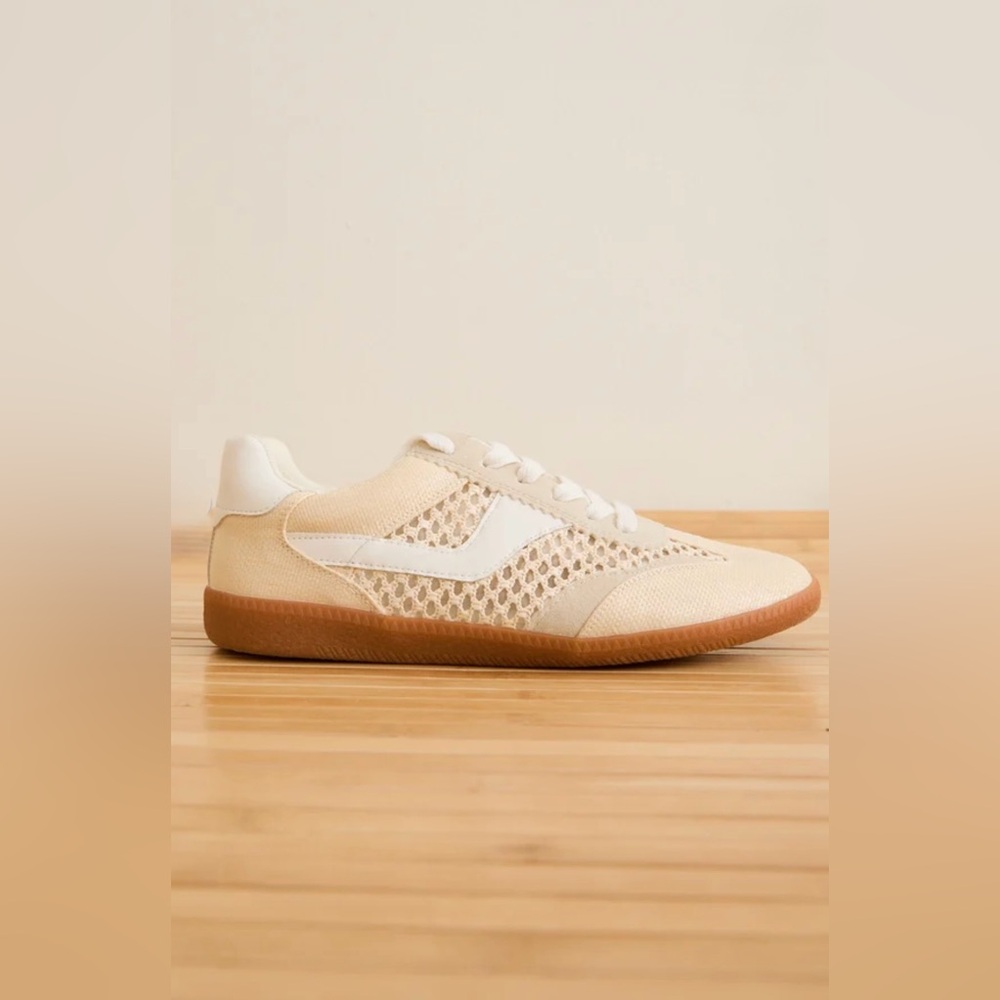Dirty Laundry Tropics Sneaker - Picture 2 of 3